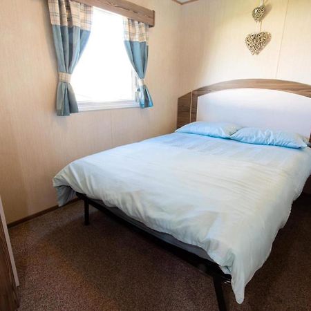 Caravan In Haven Marton Mere Holiday Park Blackpool Extérieur photo
