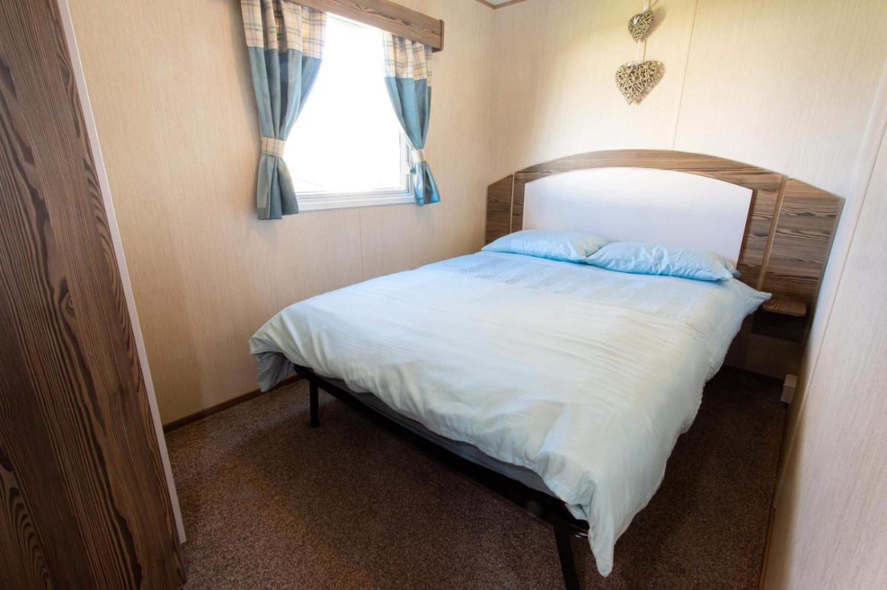 Caravan In Haven Marton Mere Holiday Park Blackpool Extérieur photo