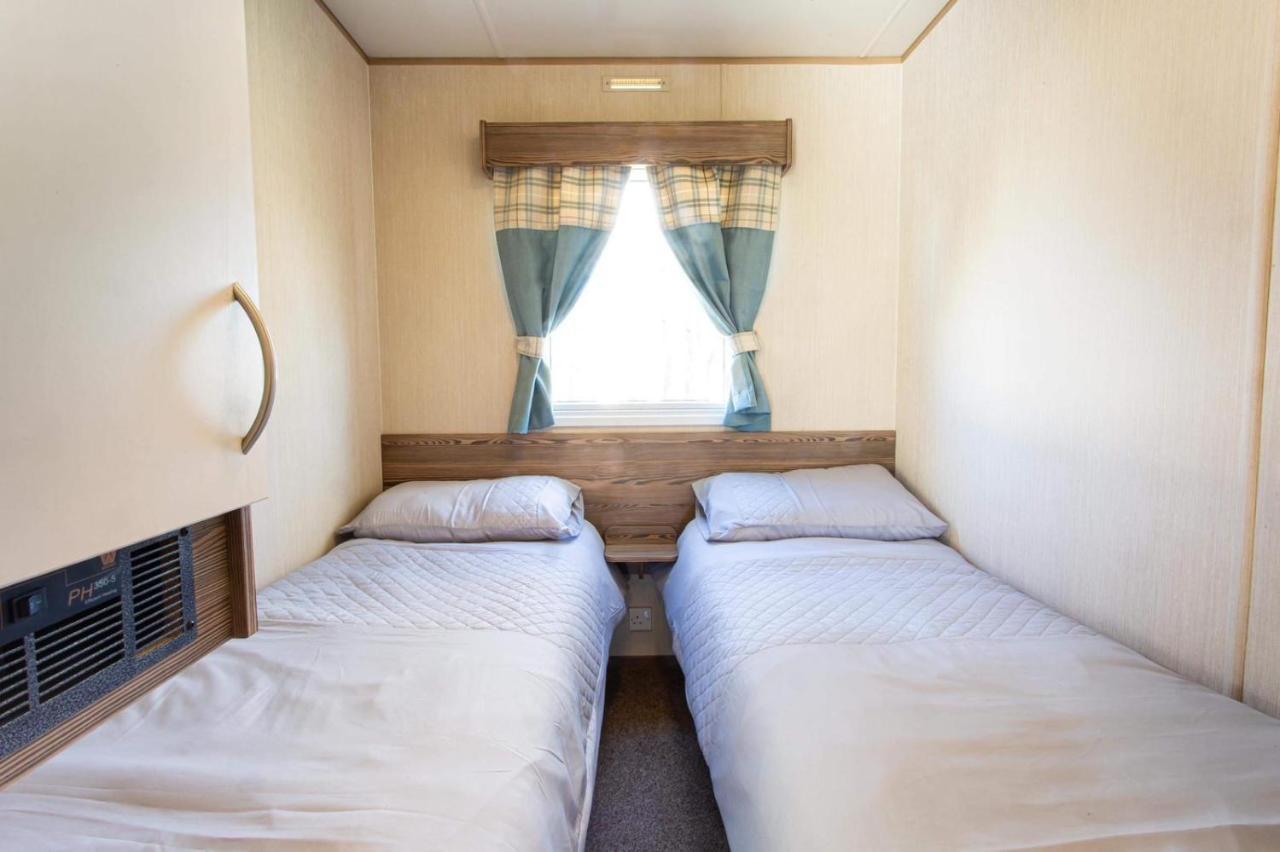 Caravan In Haven Marton Mere Holiday Park Blackpool Extérieur photo