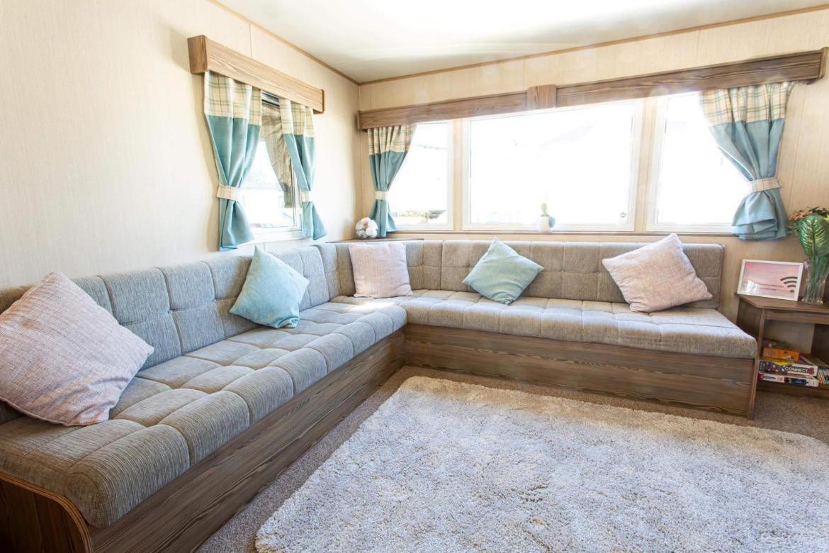 Caravan In Haven Marton Mere Holiday Park Blackpool Extérieur photo