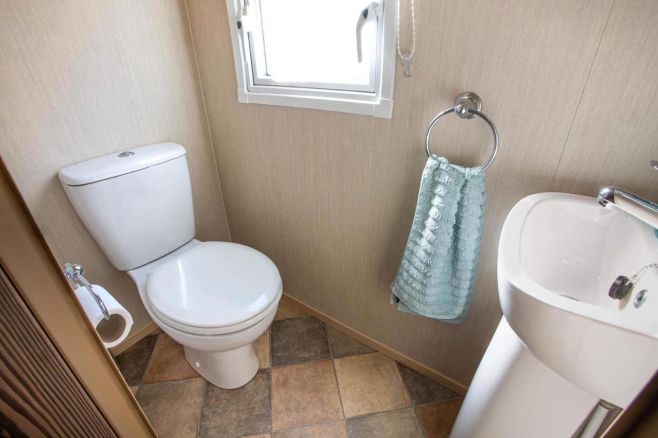 Caravan In Haven Marton Mere Holiday Park Blackpool Extérieur photo