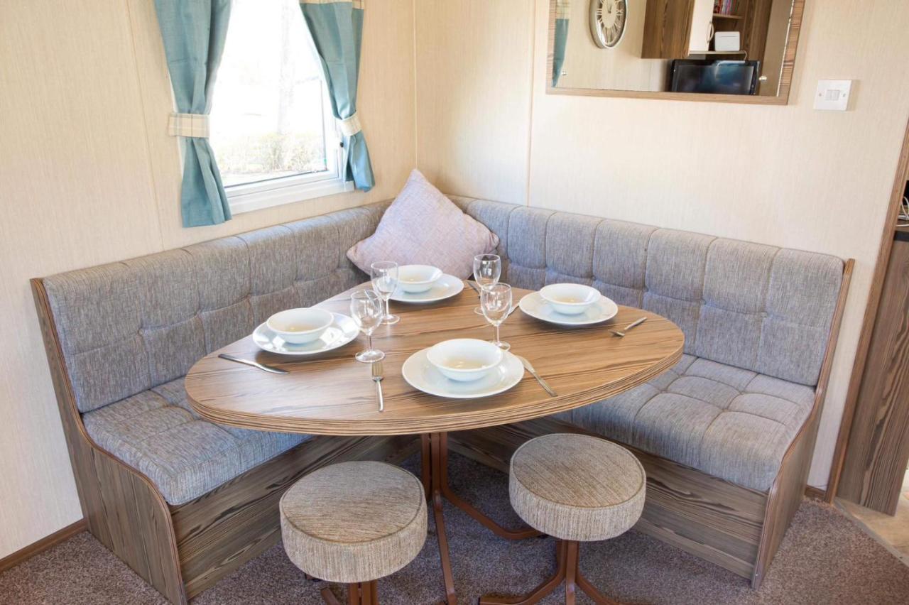 Caravan In Haven Marton Mere Holiday Park Blackpool Extérieur photo